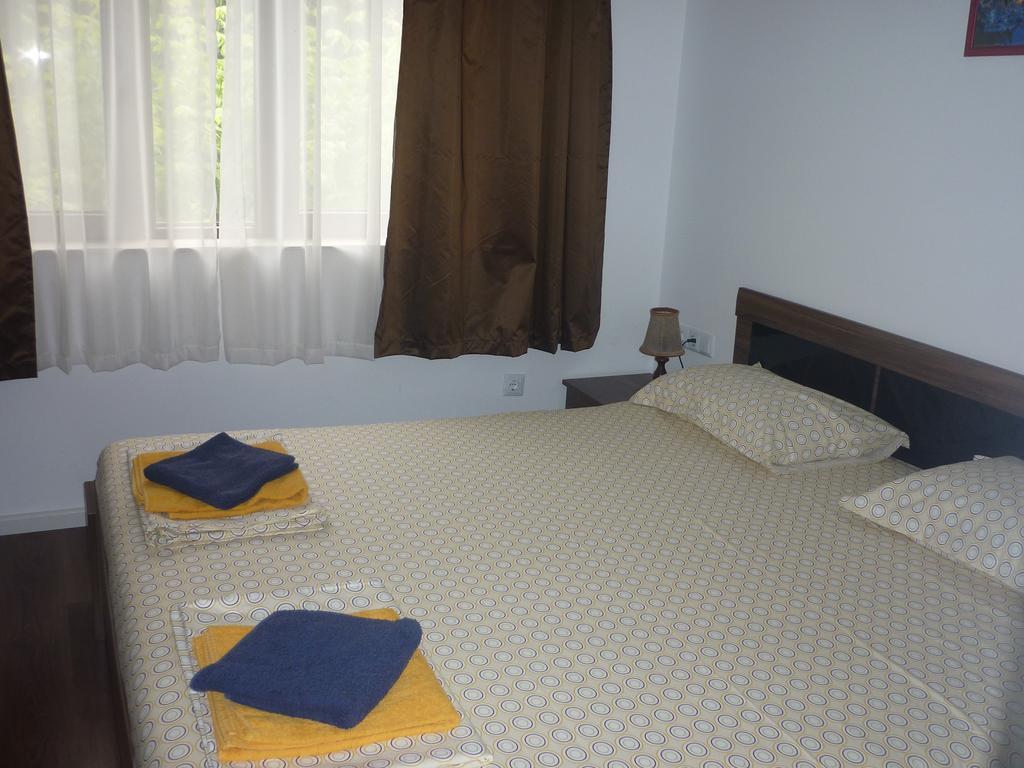 Ganozliev'S Apartments In Kavatsi Area 索佐波尔 外观 照片