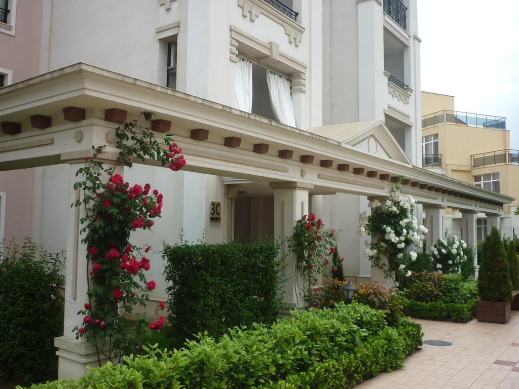 Ganozliev'S Apartments In Kavatsi Area 索佐波尔 外观 照片